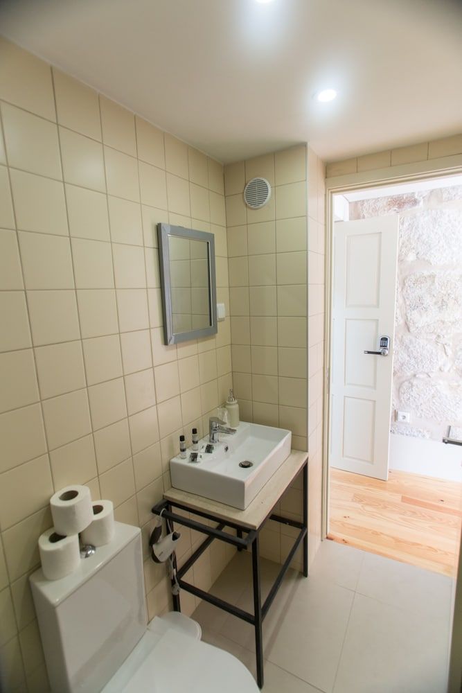 Picasso Suites Porto by Porto City Hosts Design Apartment, 1 Bedroom, Mezzanine 15