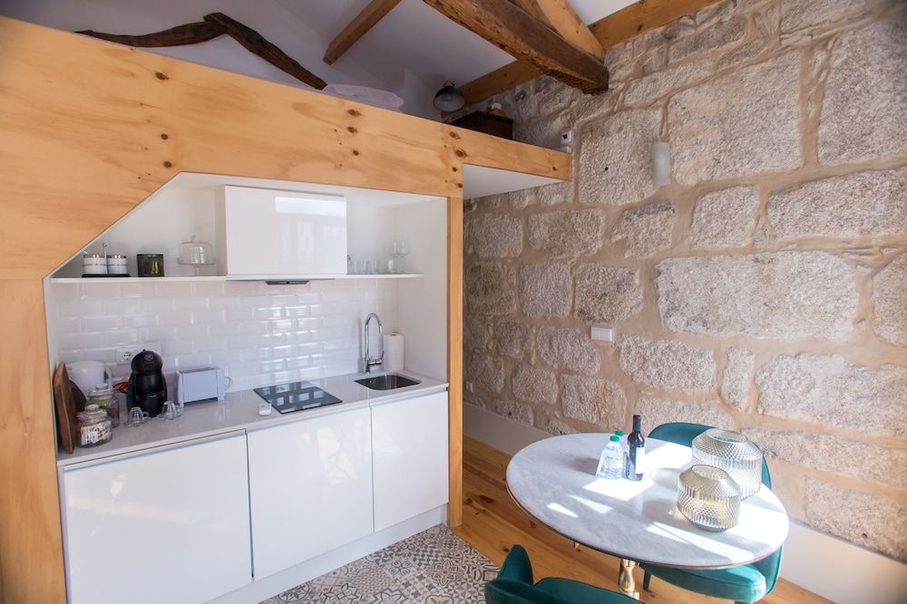 Picasso Suites Porto by Porto City Hosts Design Apartment, 1 Bedroom, Mezzanine 8