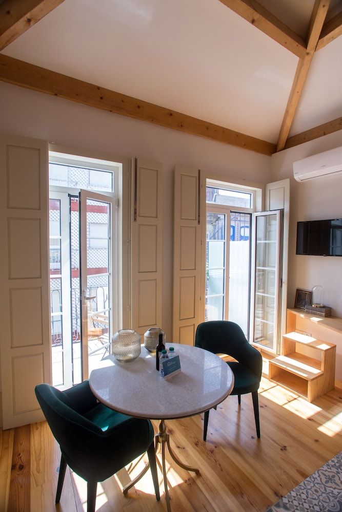 Picasso Suites Porto by Porto City Hosts Design Apartment, 1 Bedroom, Mezzanine 12