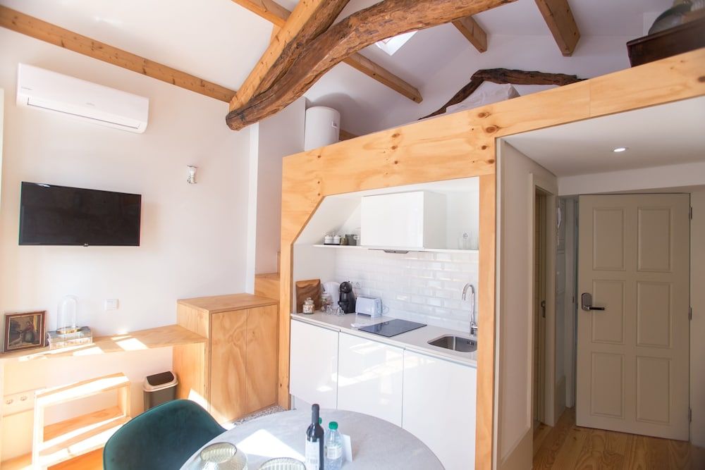 Picasso Suites Porto by Porto City Hosts Design Apartment, 1 Bedroom, Mezzanine 11