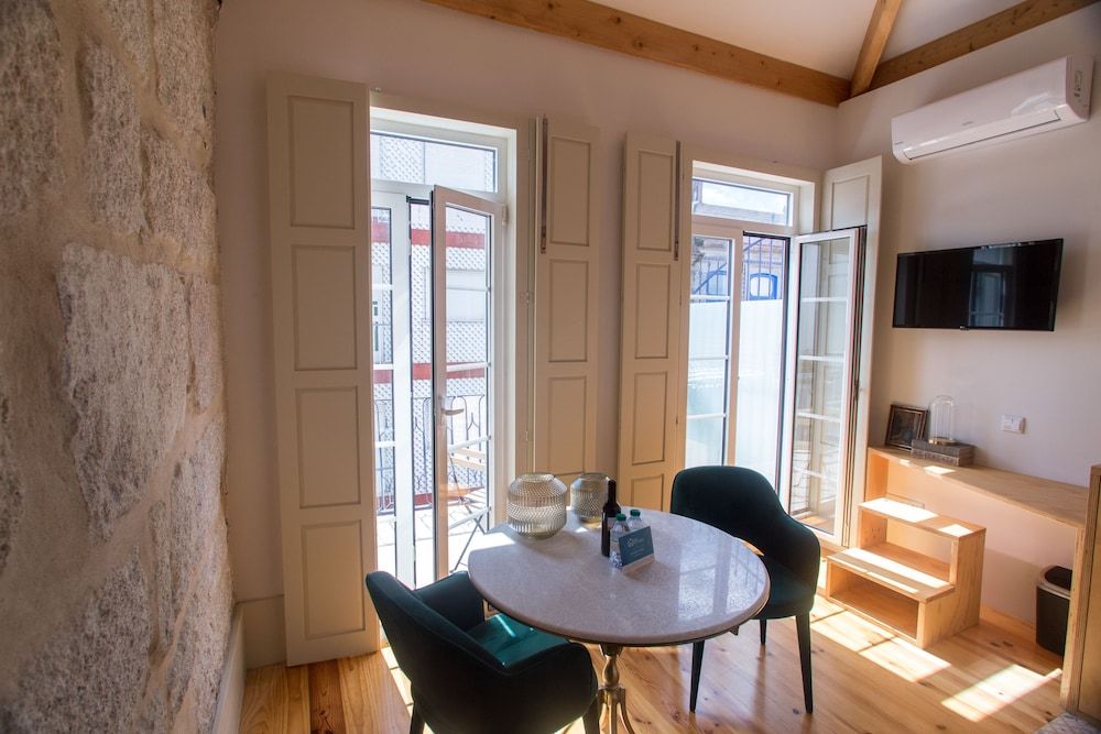 Picasso Suites Porto by Porto City Hosts Design Apartment, 1 Bedroom, Mezzanine 10