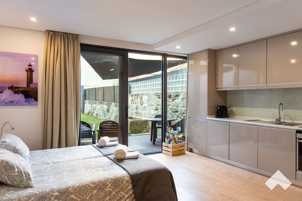 undefined Bianc1 · Light-filled Apartment With Garden Downtown 3