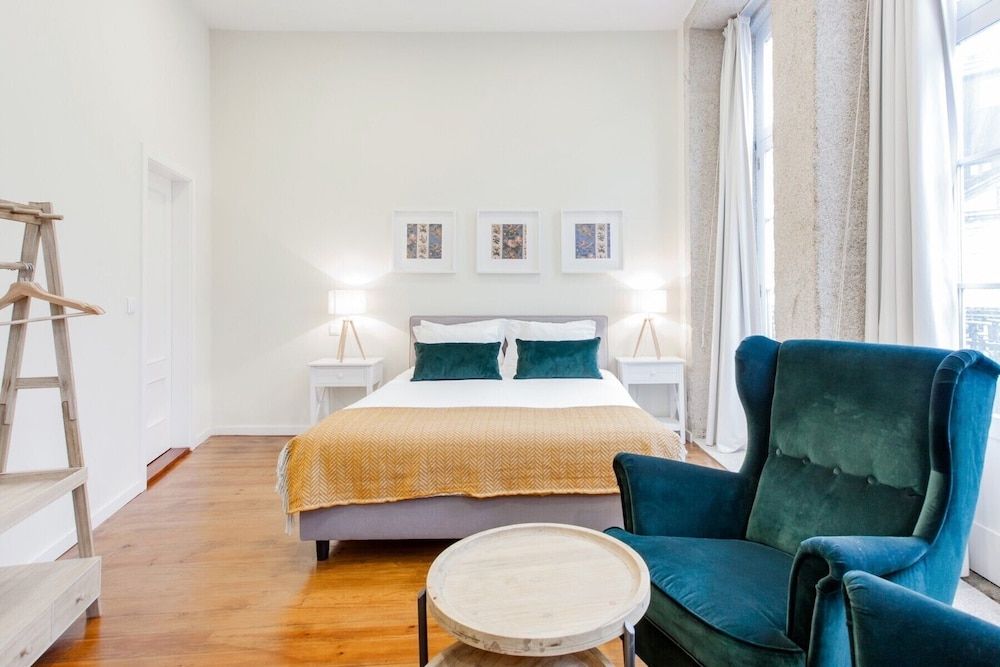 undefined Nada04 · Studio Apartment With Balcony Next to Ribeira 7