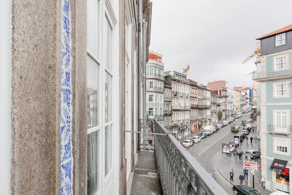 undefined Nada04 · Studio Apartment With Balcony Next to Ribeira