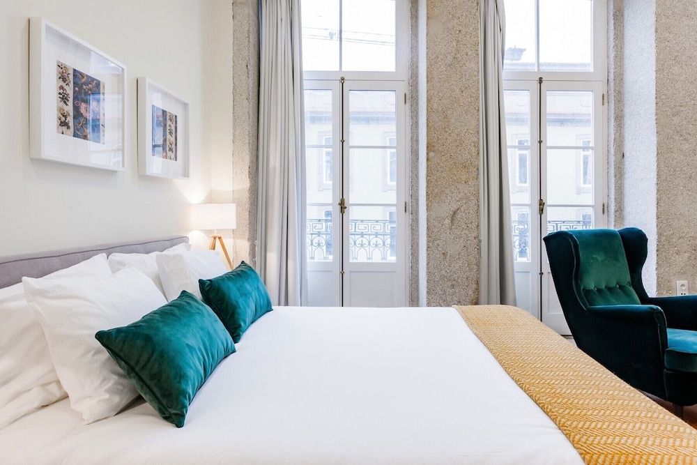 undefined Nada04 · Studio Apartment With Balcony Next to Ribeira 6