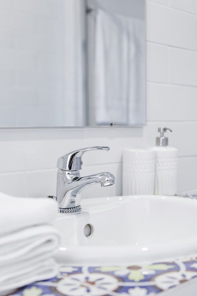 Nada04 · Studio Apartment With Balcony Next to Ribeira Apartment (0 Bedroom) 9