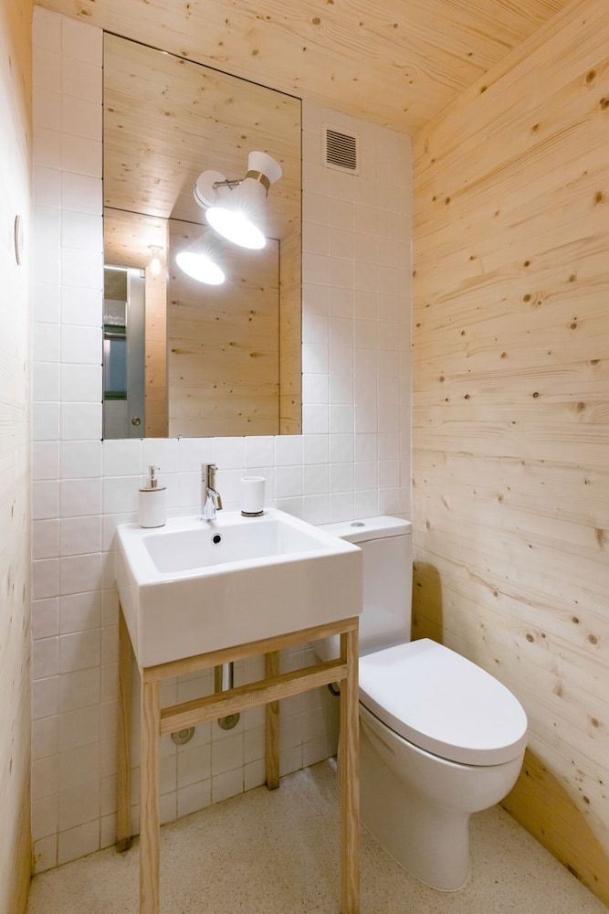 Mac003 · Macario Wood Apartment // Netflix Design Studio, 1 Bedroom 3