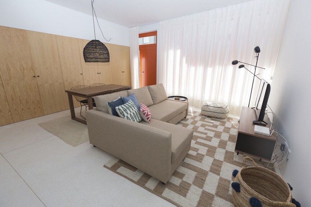 undefined Sbra01 · Hidden Gem Apartment Design · Wifi · Netflix 10