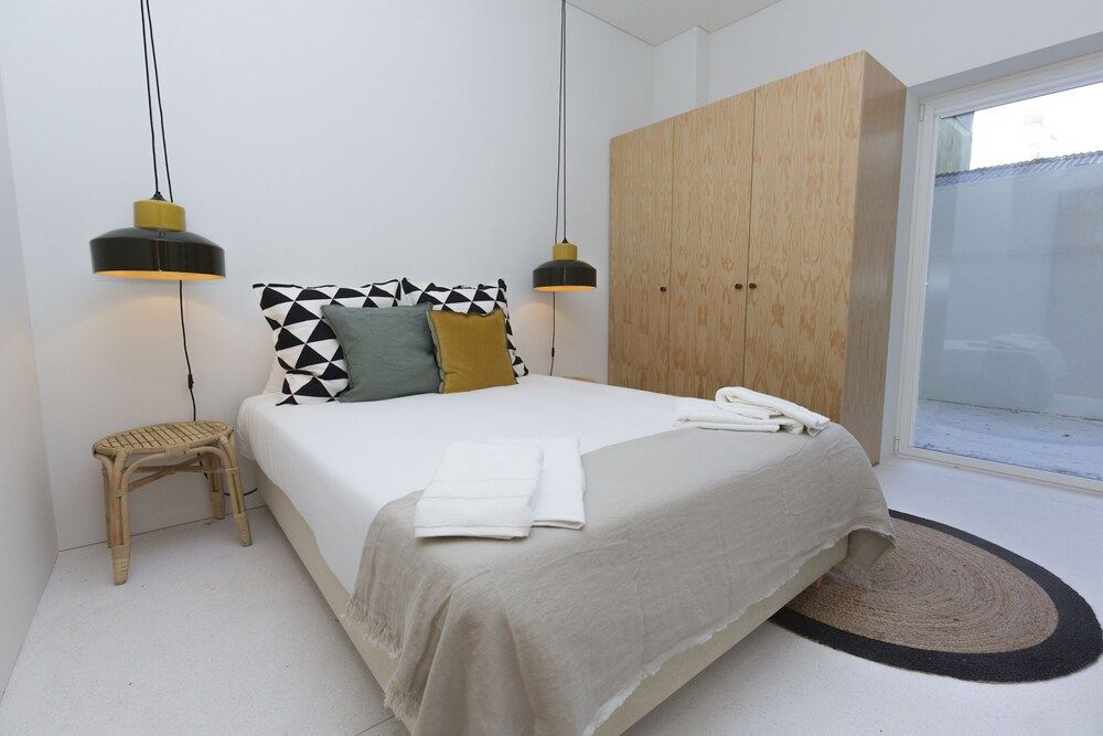 undefined Sbra01 · Hidden Gem Apartment Design · Wifi · Netflix 6