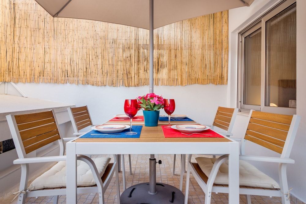 undefined Musica · Exquisite Retreat in a Traditional Area of Porto 2