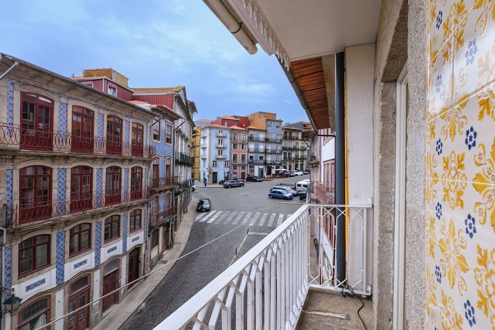 Room-charming Porto Apartment With City Room, 2 Bedrooms, Balcony, City View 11
