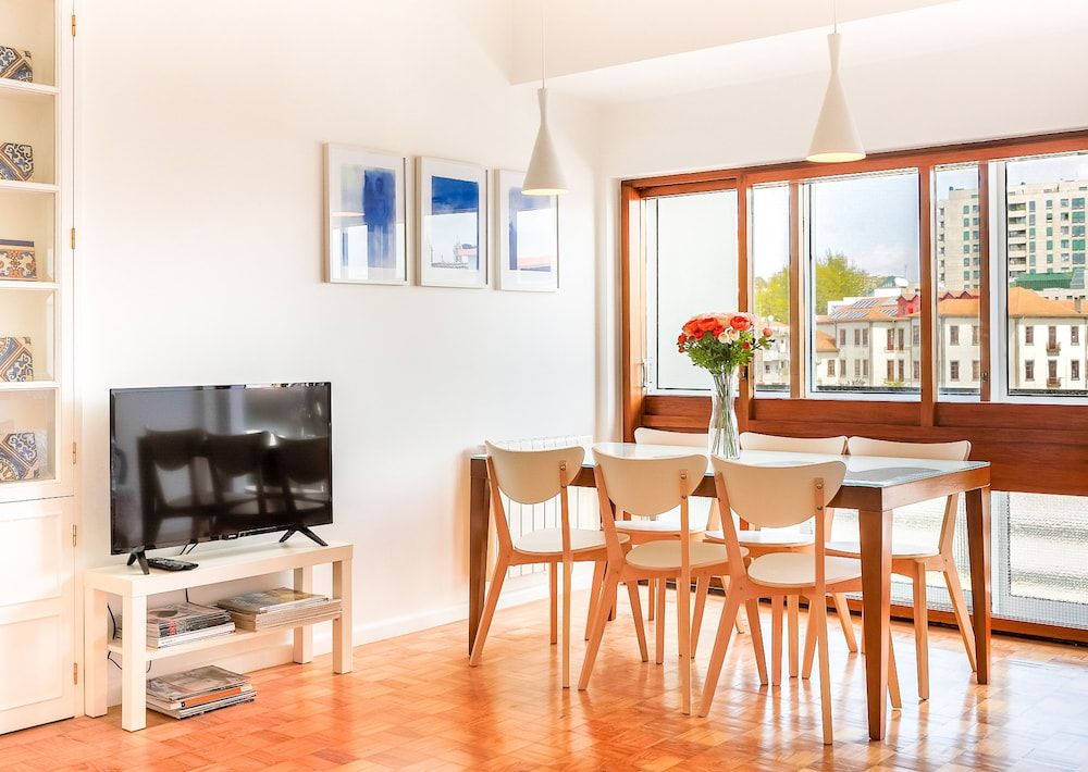 undefined Bolha1 · Bright Apartment in a Traditional Area of Porto 4