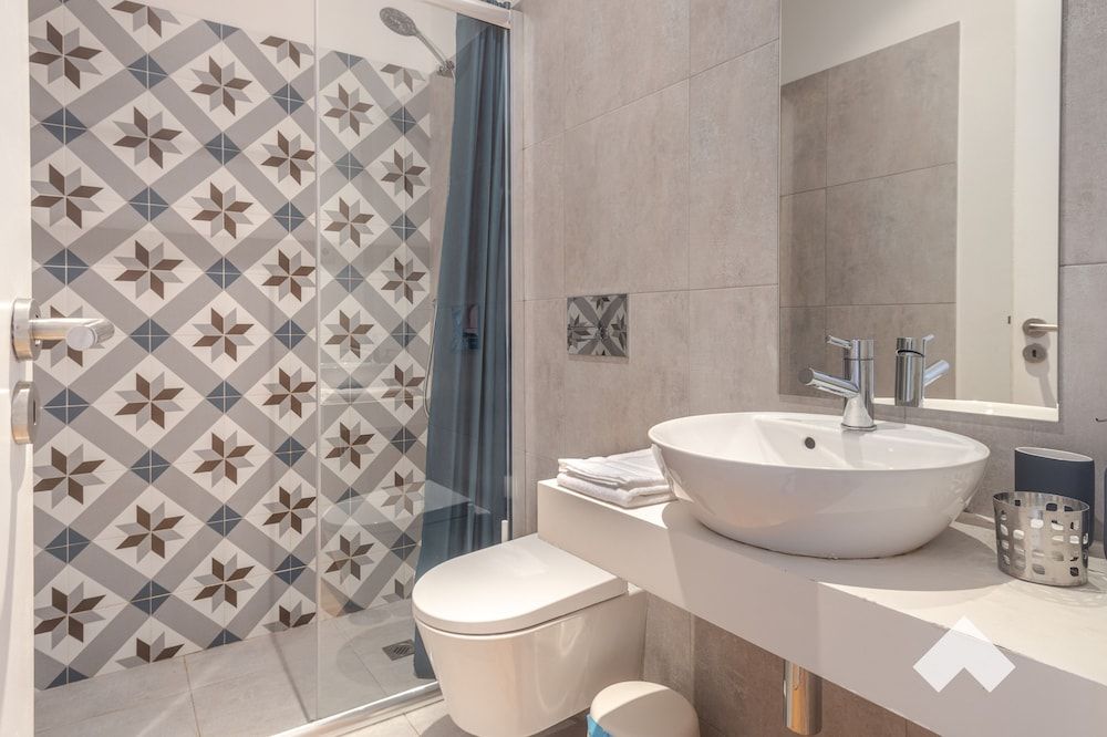 undefined Mitch1 · Spacious Duplex in Porto's Downtown A/C 7