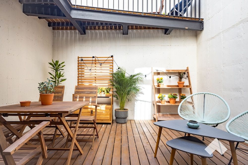 undefined Almad1 · Artsy Retreat in the Heart of Porto 4