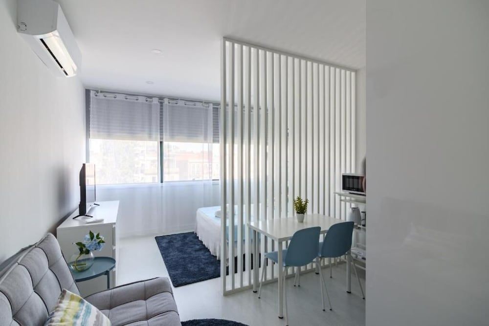 undefined Studio 24 6