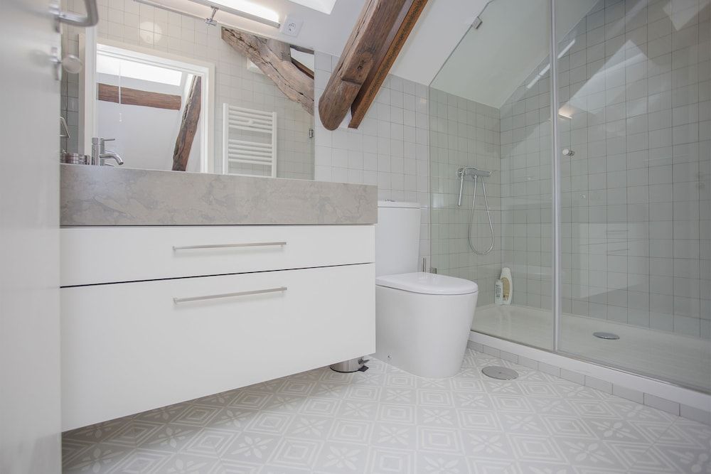 Liiiving - Downtown & Riverside Balcony Apartment, 2 Bedrooms 25