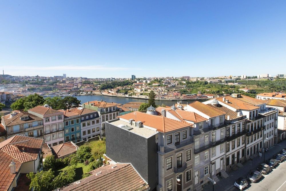 LV Premier Clerigos RE1 AC Elevator River View Apartment 11