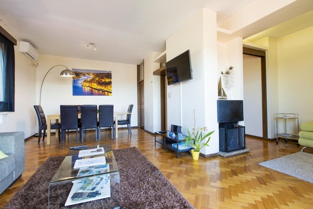 LV Premier Clerigos RE1 AC Elevator River View Apartment 14