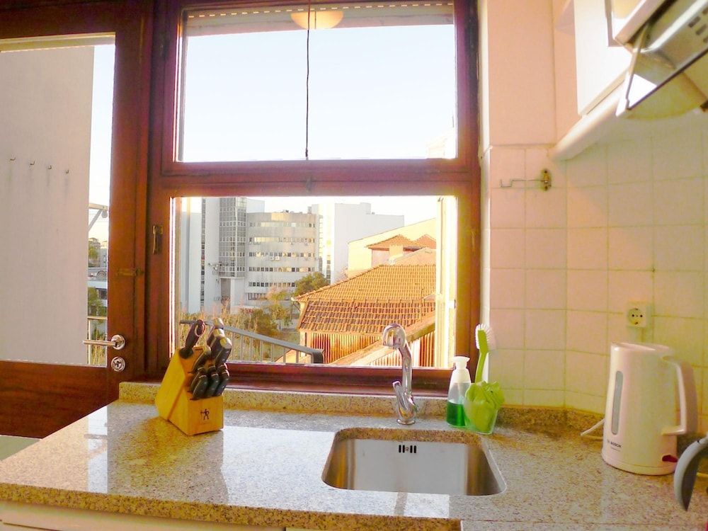 LV Premier Clerigos RE1 AC Elevator River View Apartment 9