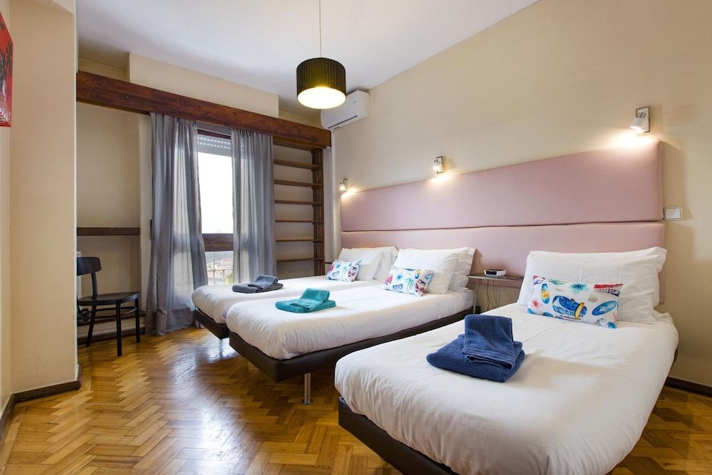 undefined LV Premier Clerigos RE1 AC Elevator River View 9