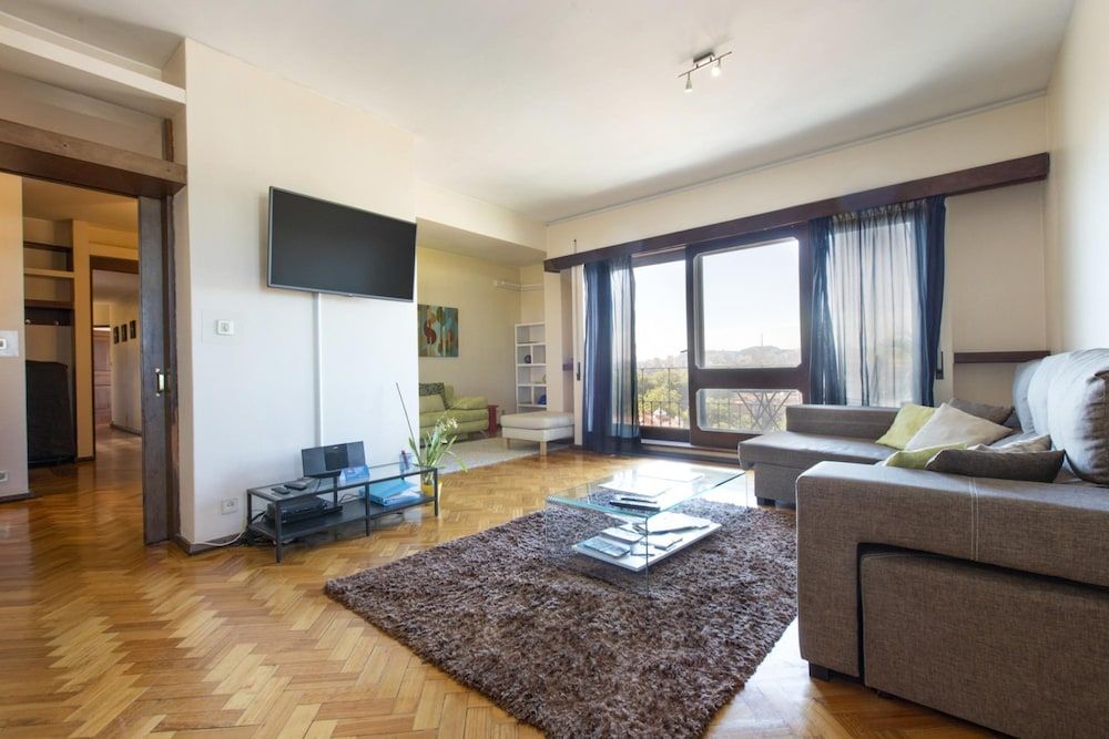 LV Premier Clerigos RE1 AC Elevator River View Apartment 16