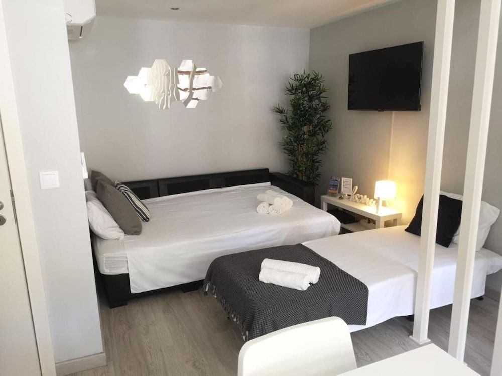 Oporto Explorers Deluxe Room, 1 Bedroom, Non Smoking, 2 Bathrooms 16