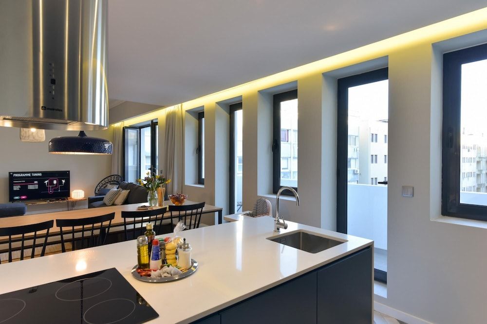 undefined Feel Porto Syrah Townhouse