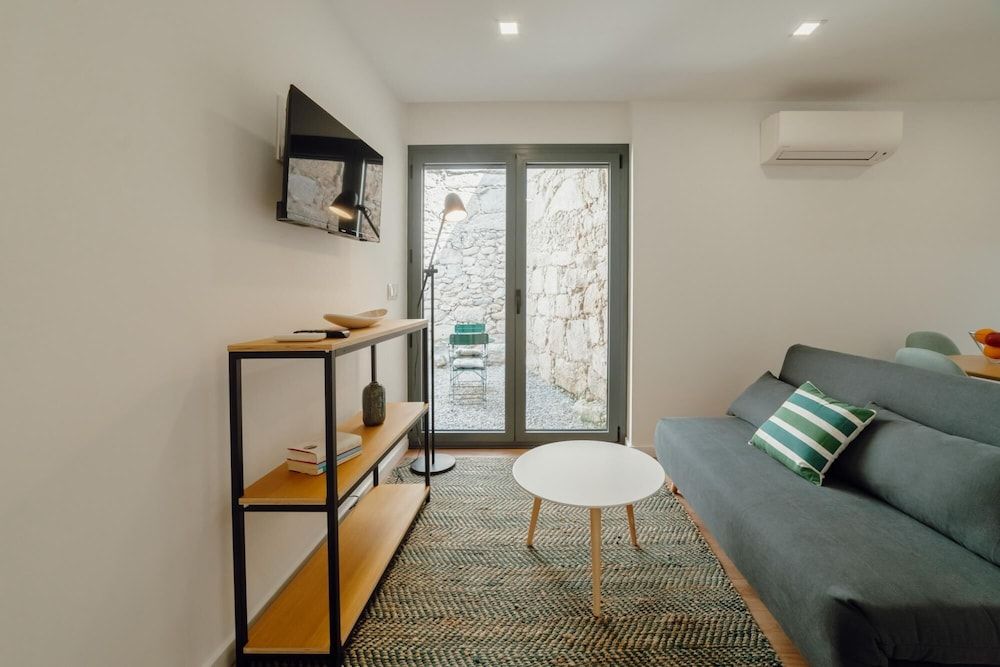Courtyard Oporto Design Apartment L With Terrace Apartment 20