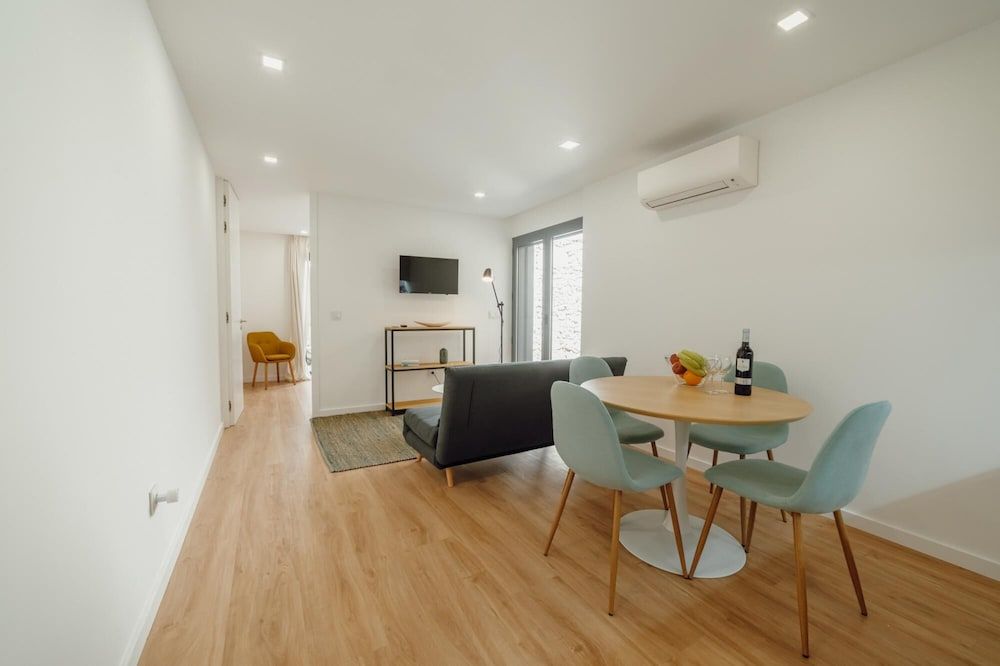 Courtyard Oporto Design Apartment L With Terrace Apartment 22
