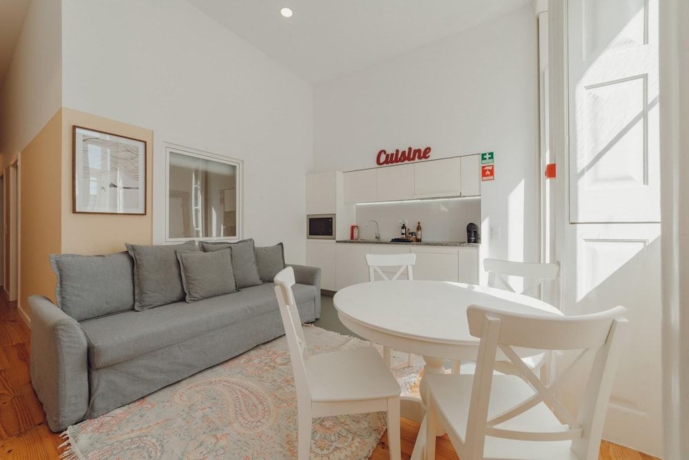 undefined Porto Modern Downtown Apartment B With Garden