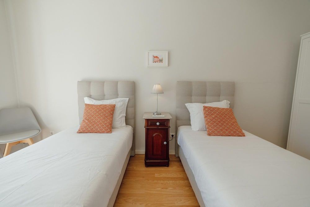 Downtown Design With Balcony by Vacationy Apartment 11