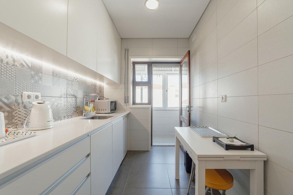 Downtown Design With Balcony by Vacationy Apartment 31