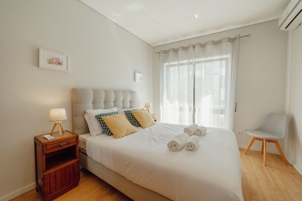 Downtown Design With Balcony by Vacationy Apartment 10