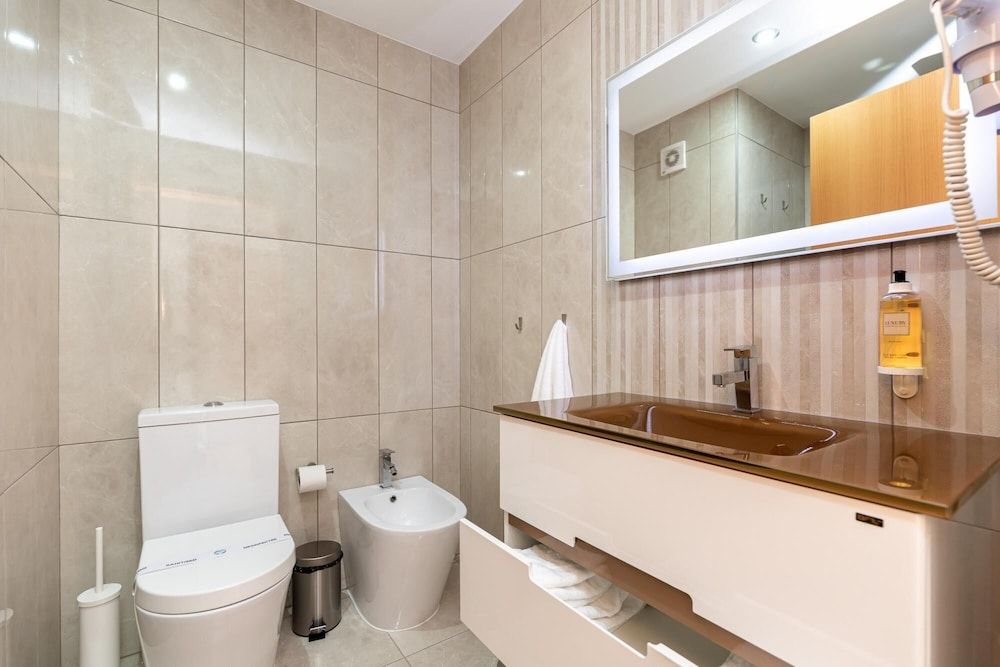 undefined Feel Corporate Housing Marqu s VI 6