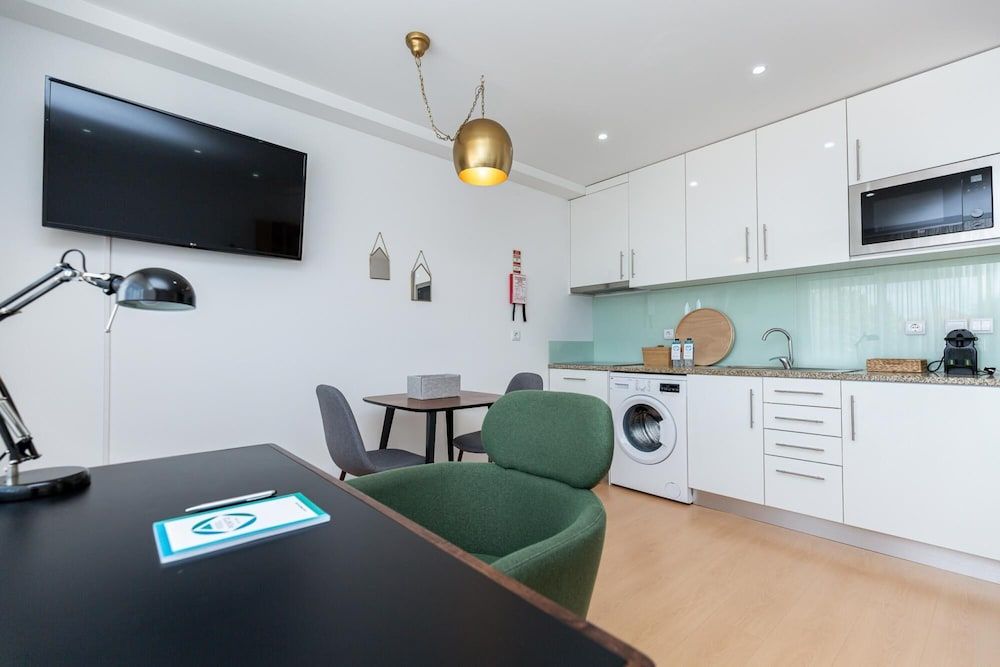 Feel Corporate Housing Marqu s IV