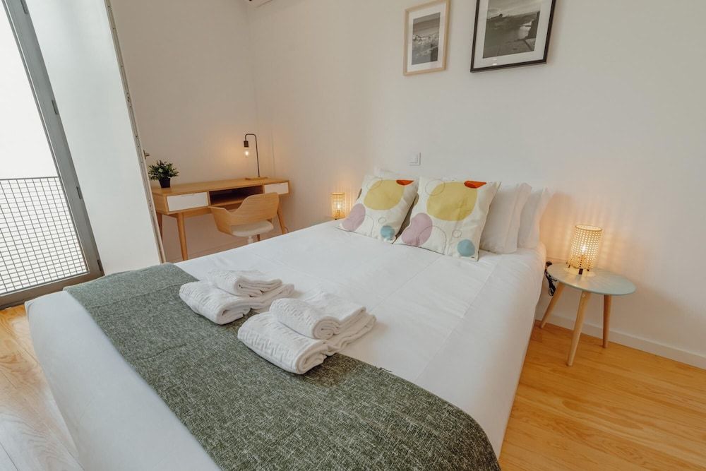 undefined Courtyard Oporto Design Apartment E 8