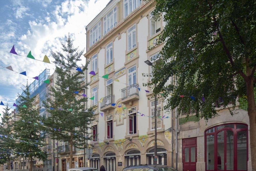 undefined On Trend Nightlife Studio 103 3