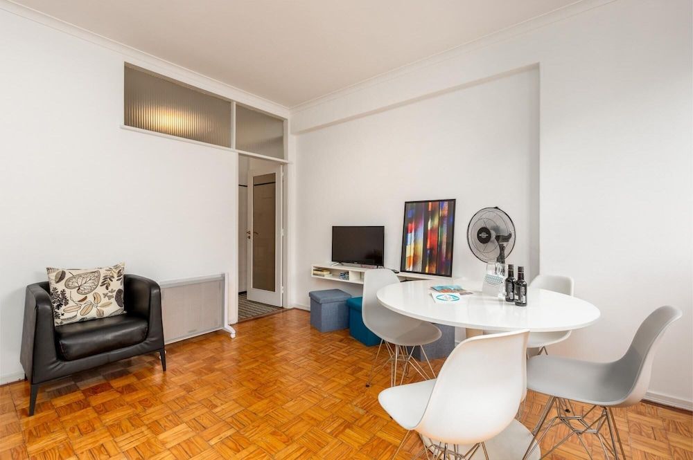 undefined Feel Porto Stylish Flat III 3