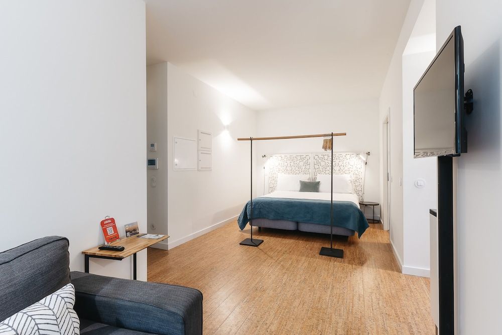 Cashmere Nightlife Studio 302 Studio 24