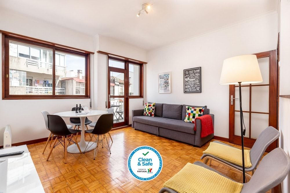 undefined Feel Porto Stylish Flat V