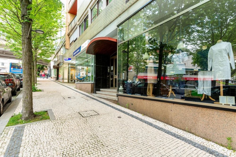 undefined Feel Porto Stylish Flat I 5