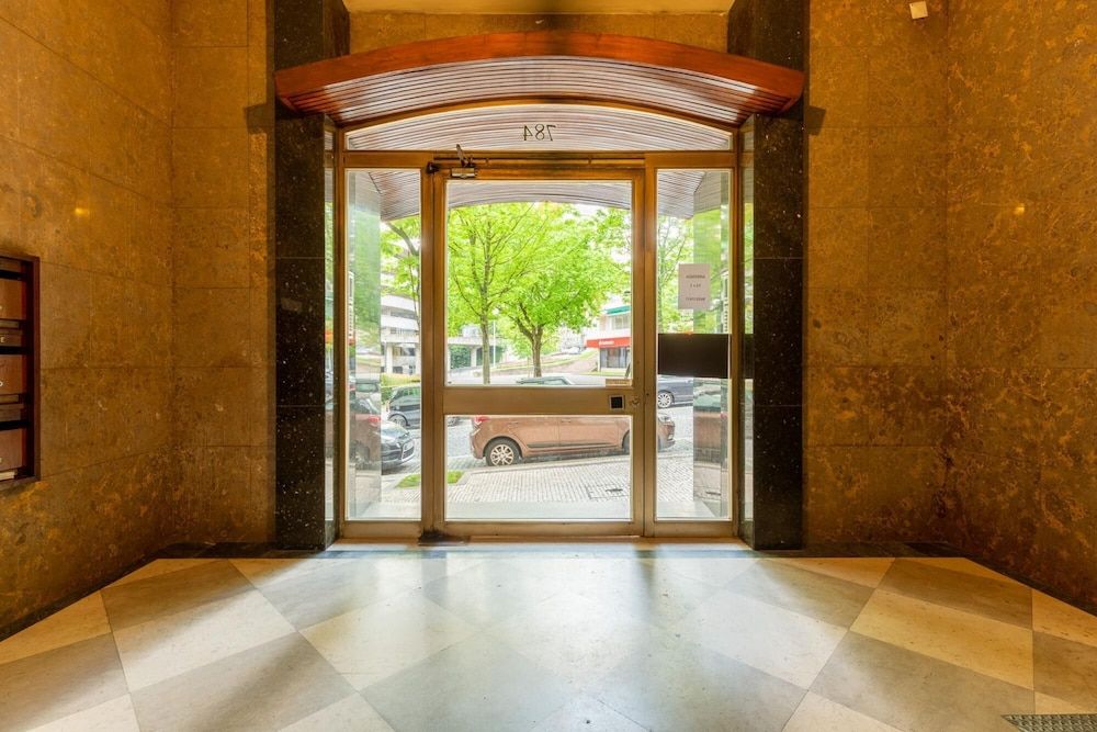 undefined Feel Porto Stylish Flat I 8