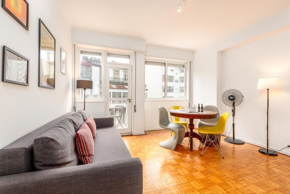 undefined Feel Porto Stylish Flat IV 2