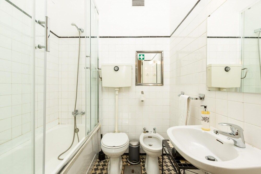 undefined Feel Porto Stylish Flat VI 8