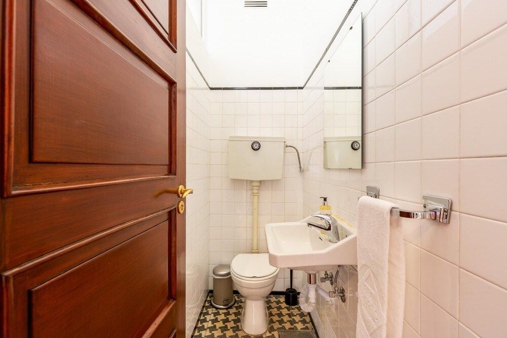 undefined Feel Porto Stylish Flat VI 7