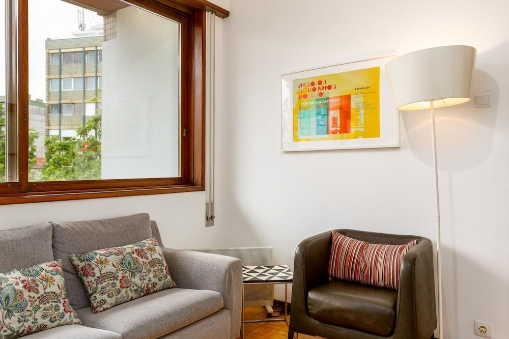 undefined Feel Porto Stylish Flat VI 3