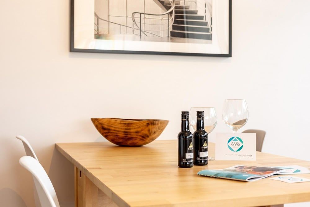 undefined Feel Porto Stylish Flat VI