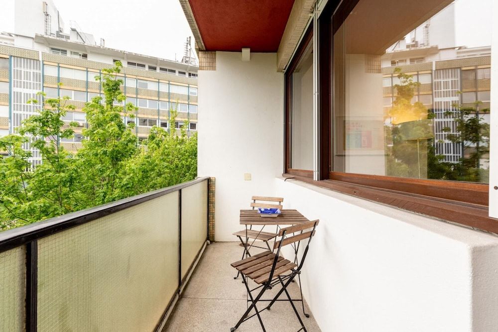 undefined Feel Porto Stylish Flat VI 4