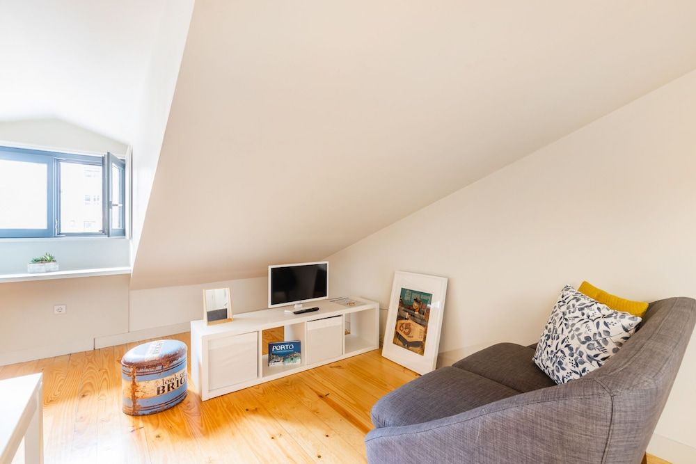 Oporto Loft with Mezzanine Loft, Mezzanine 21