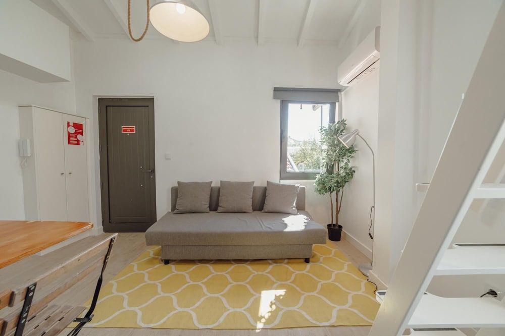 Mezzanine Stylish Apartment P by Vacationy Apartment 18